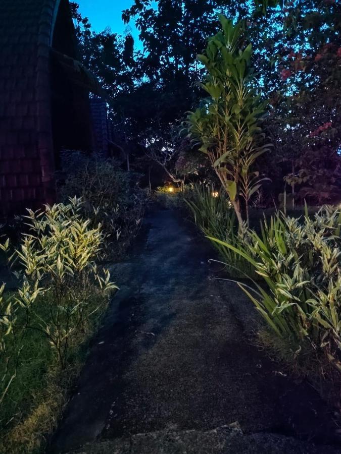 Bougainvillea Bungalow Batumadeg المظهر الخارجي الصورة